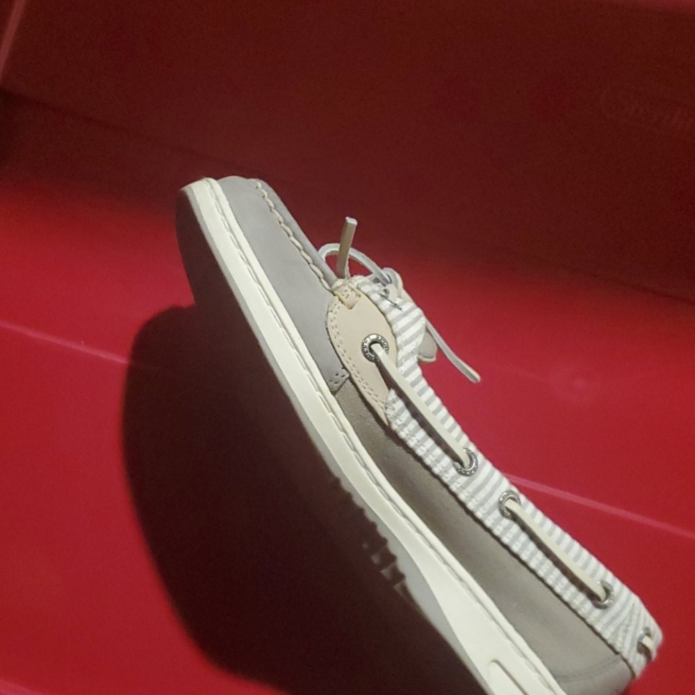 Shoes - Picture 2 of 2